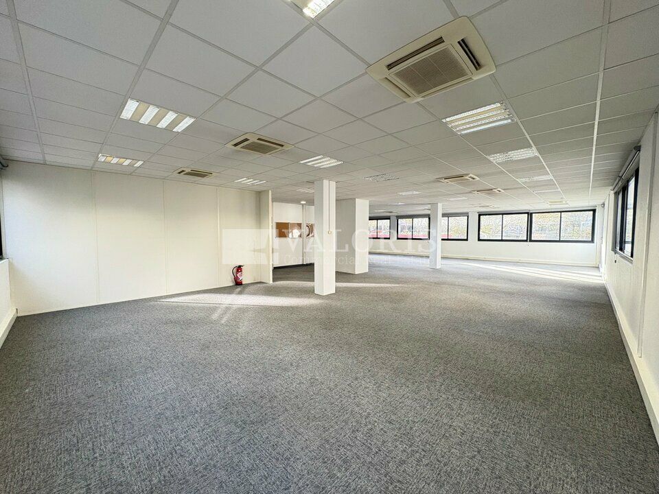 Location bureaux 599 m² non divisibles