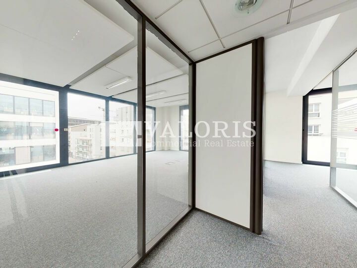 3675 m² pour ce bureaux en location à Vaulx en velin