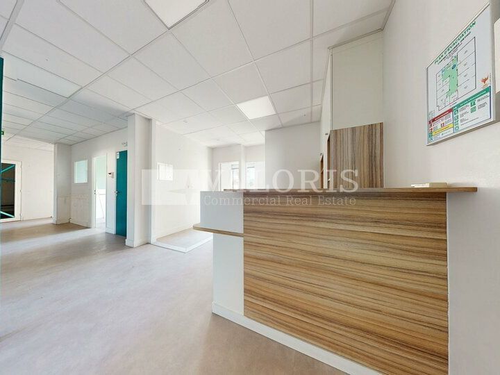 Bureaux Fonctionnels - 138 m² - Décines Centre