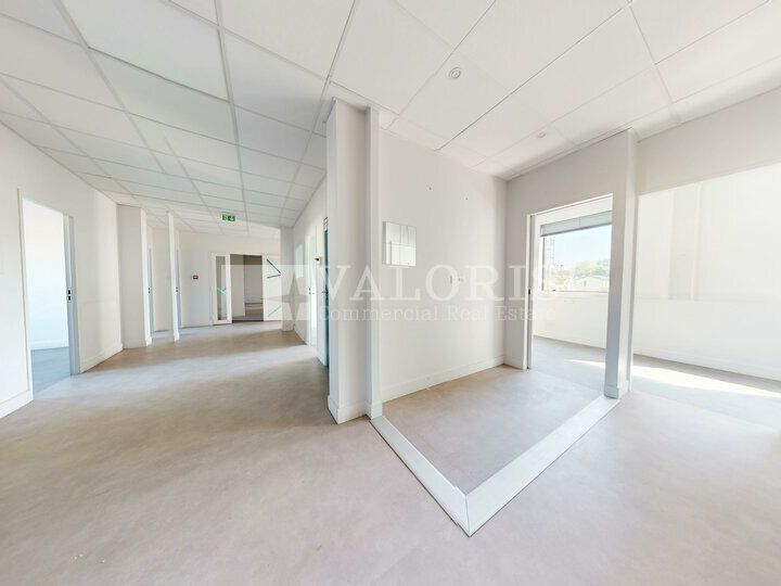 138 m² pour ce bureaux en location à Decines charpieu