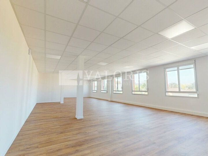 Plateau de Bureaux Rénové & Modulable - 113 m² - Décines Centre