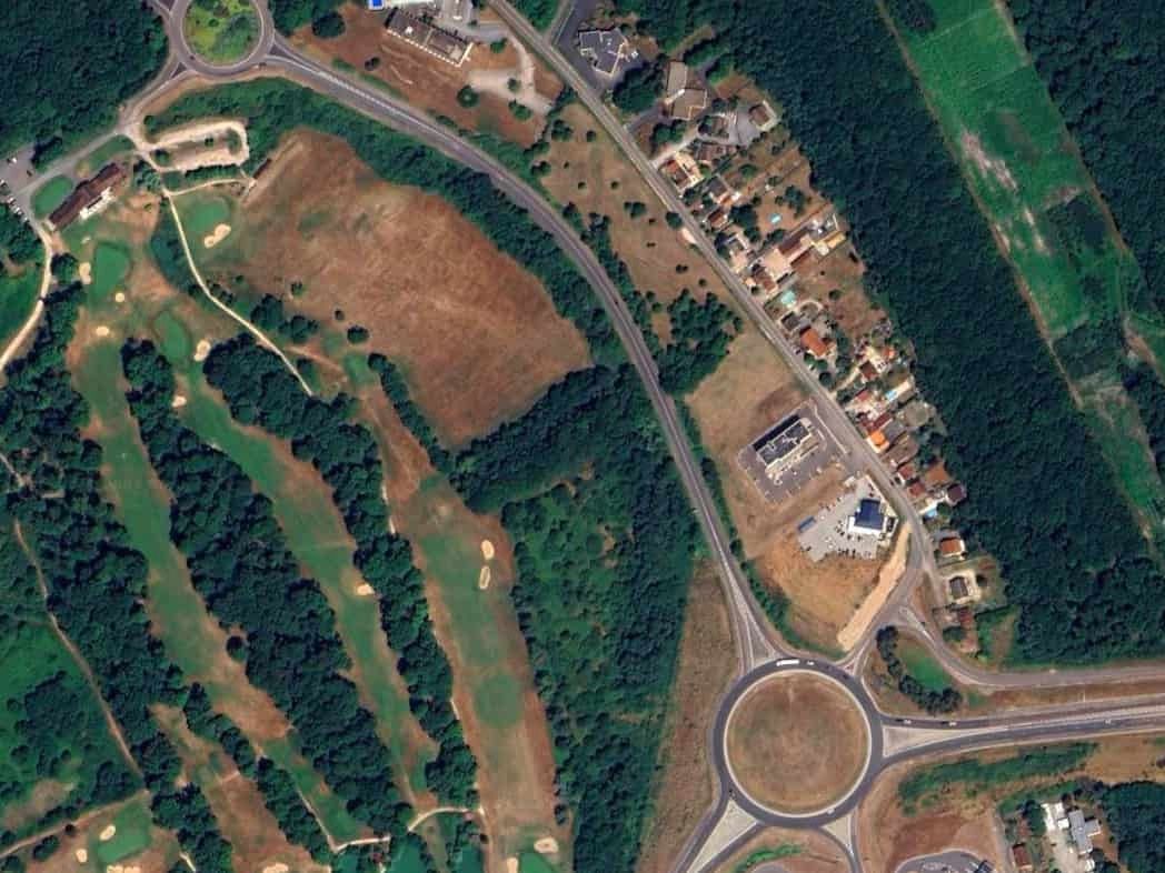 Vente terrain 9995 m² à Montchanin