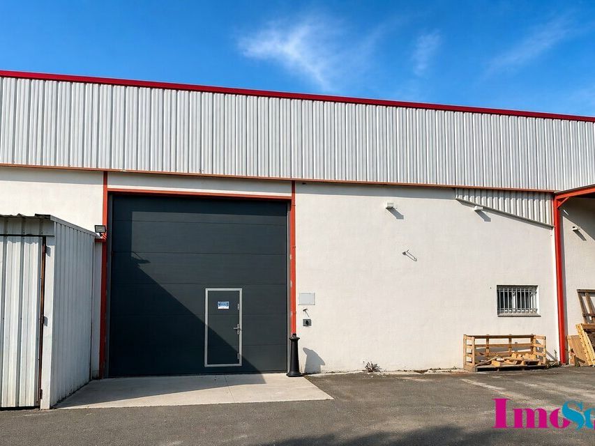 Location entrepot 407 m² non divisibles