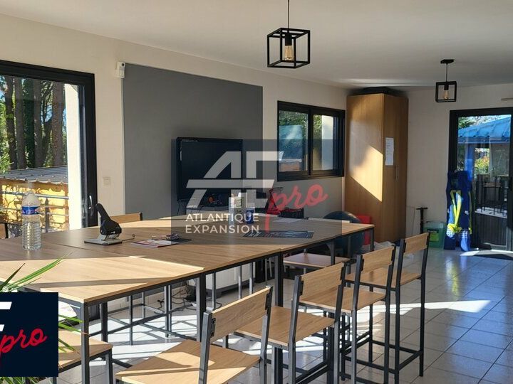Location local d''activites 327 m² non divisibles
