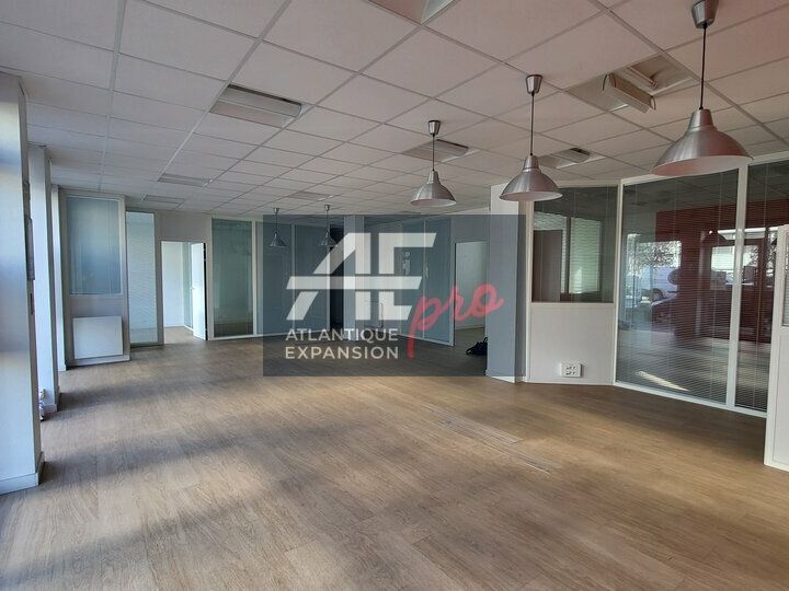 Location local commercial 115 m² non divisibles