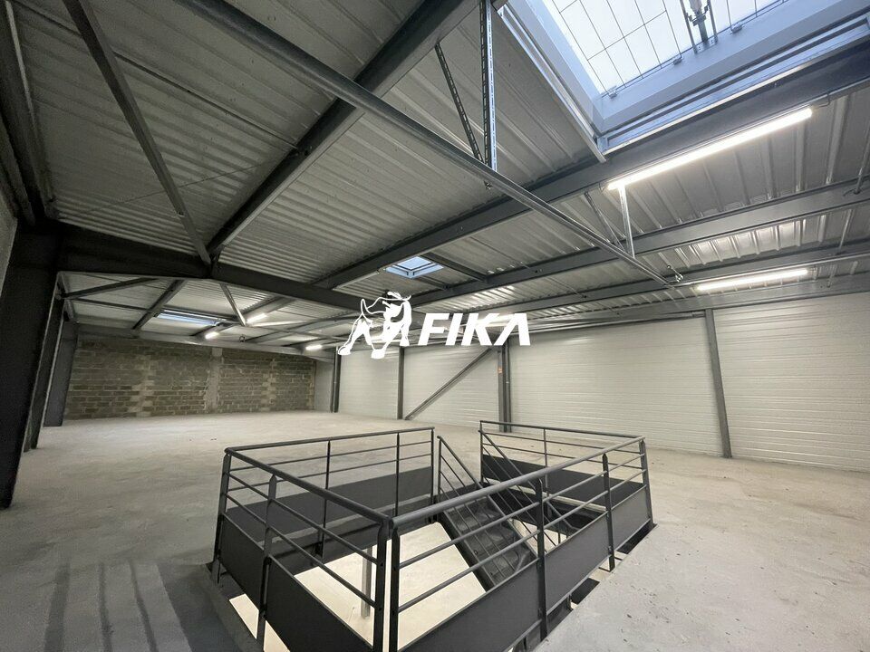 A la vente - local d'activité - 600 m² - Mérignac