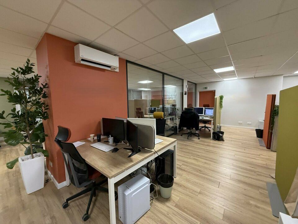 BUREAUX A VENDRE - PARC DE L'EUROPE - PARFAIT ETAT
