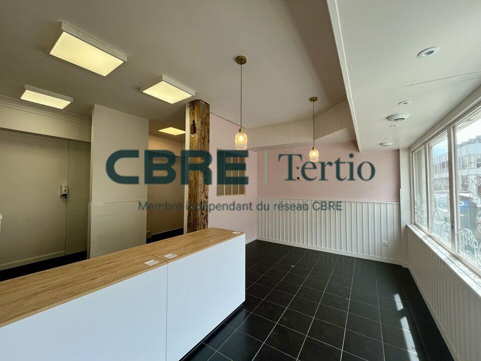 A LOUER - Place des Halles