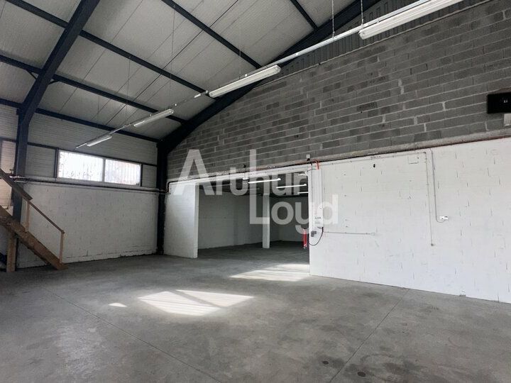 Vente local d''activites 528 m² non divisibles