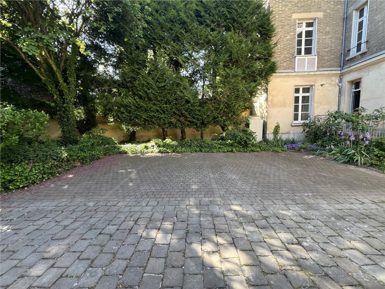 462 m² dispo à Reims