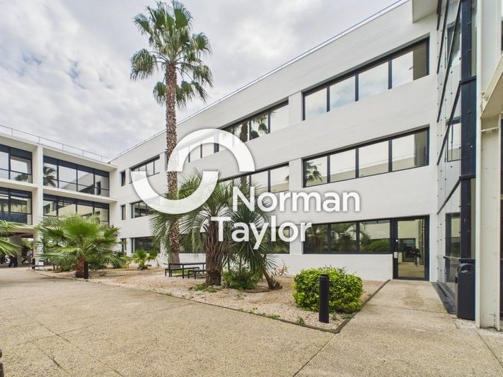 Location bureau - 1127 m²