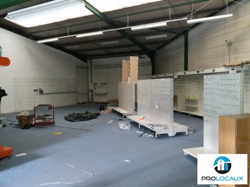 Location local d''activites 350 m² non divisibles
