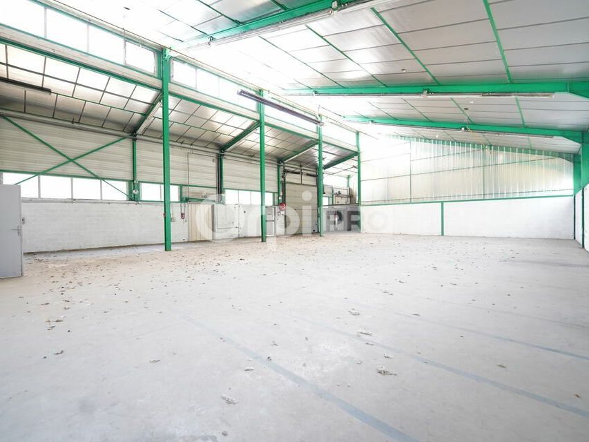 Vente local d''activites 1120 m² non divisibles