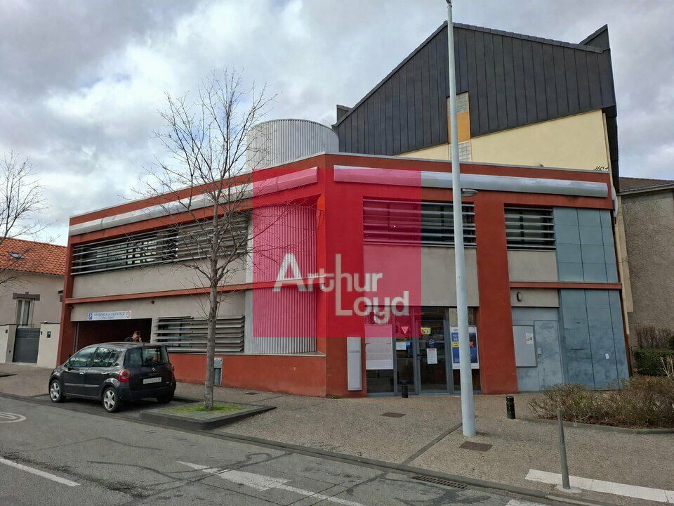 Location local commercial 261 m² non divisibles