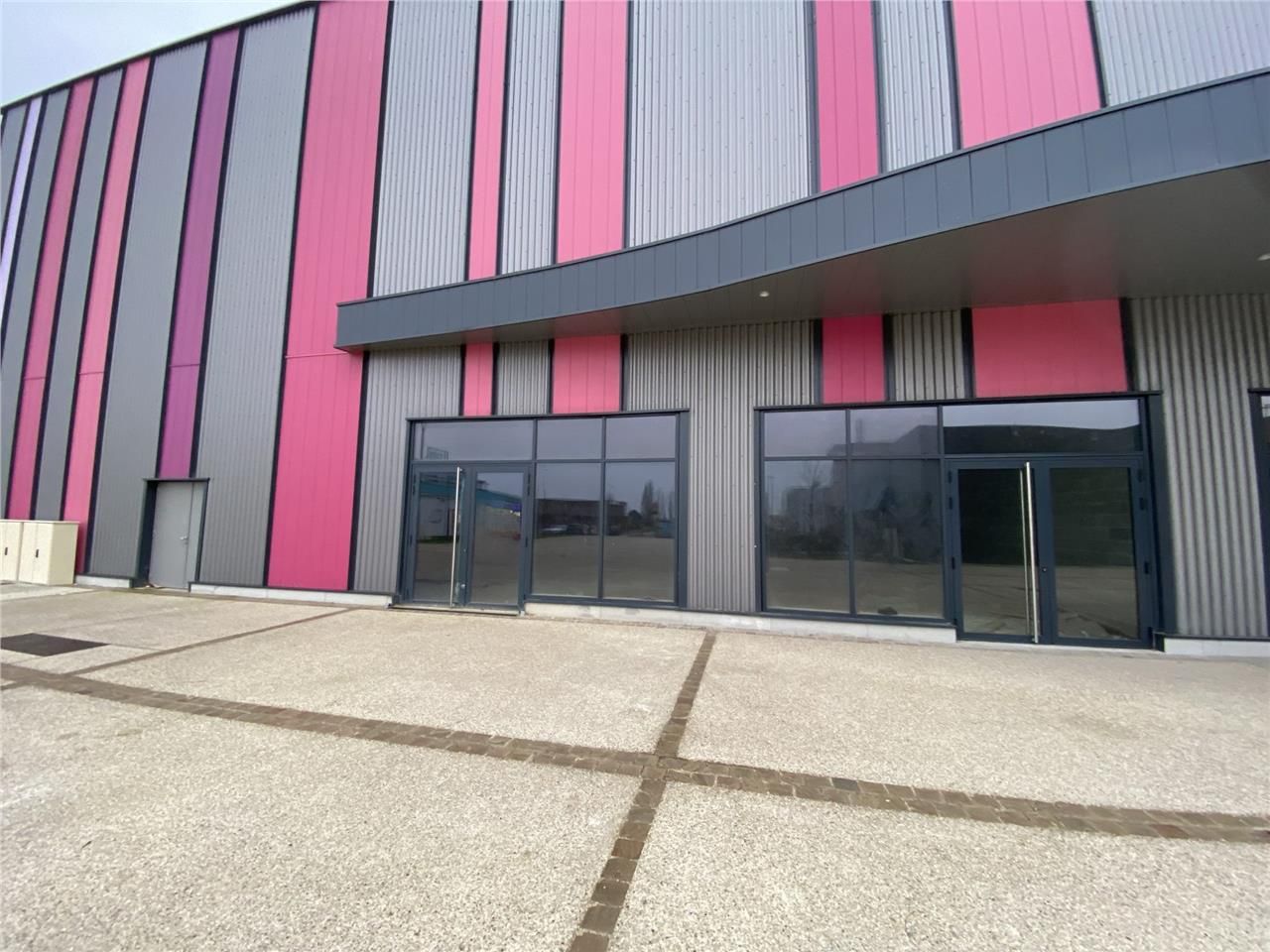 Location local 273 m² à Dreux