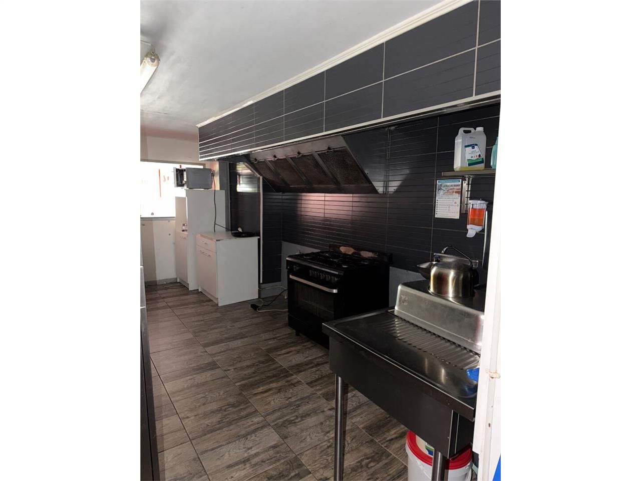 Location local commercial 135.00 m² à LIMOGES