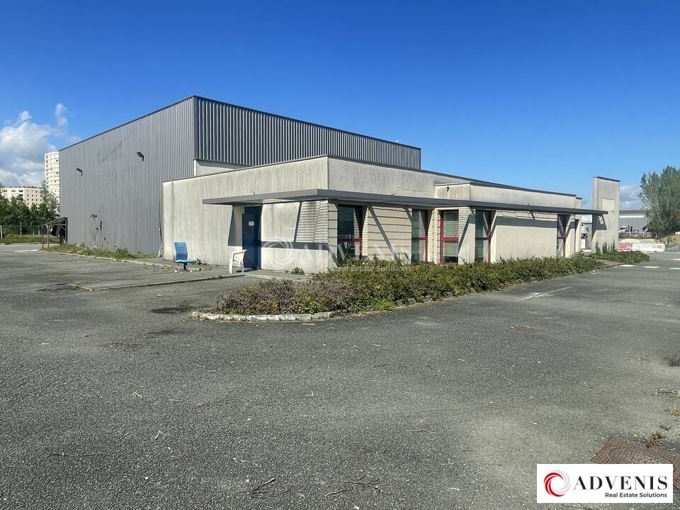LOCAL D'ACTIVITE 595M² A LOUER AVEC TERRAIN 2300M²- BORDEAUX QUAIS RIVE DROITE