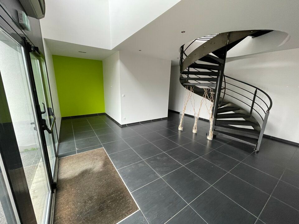 Location local d''activites 530 m² non divisibles