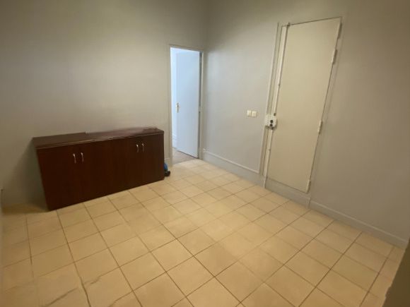 Location local commercial 60 m² non divisibles