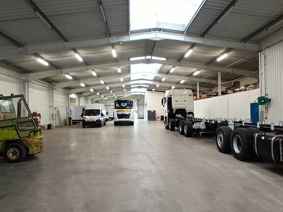Vente local d''activites 2607 m² non divisibles