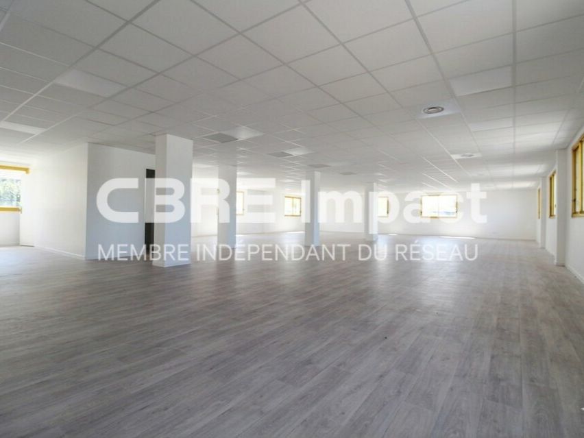 QUETIGNY - IMMEUBLE DE BUREAUX 851 M² 