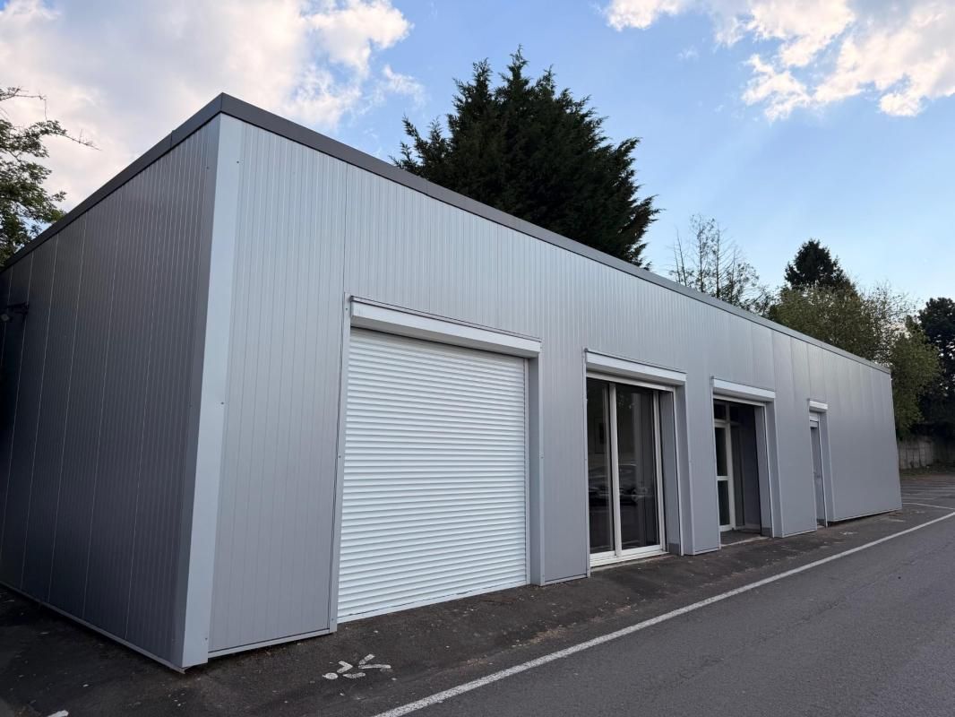 Location local commercial 120 m² non divisibles