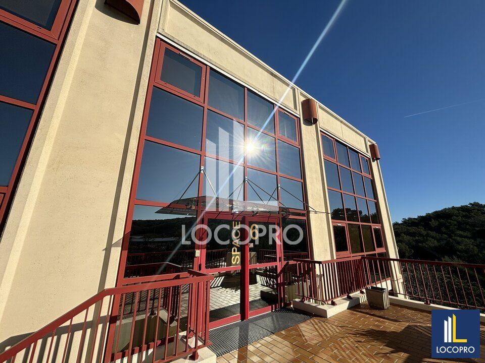 Location bureaux 311 m² divisibles à partir de 92 m²