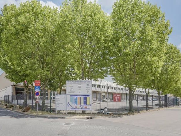 Location entrepôts 490 m² non divisibles