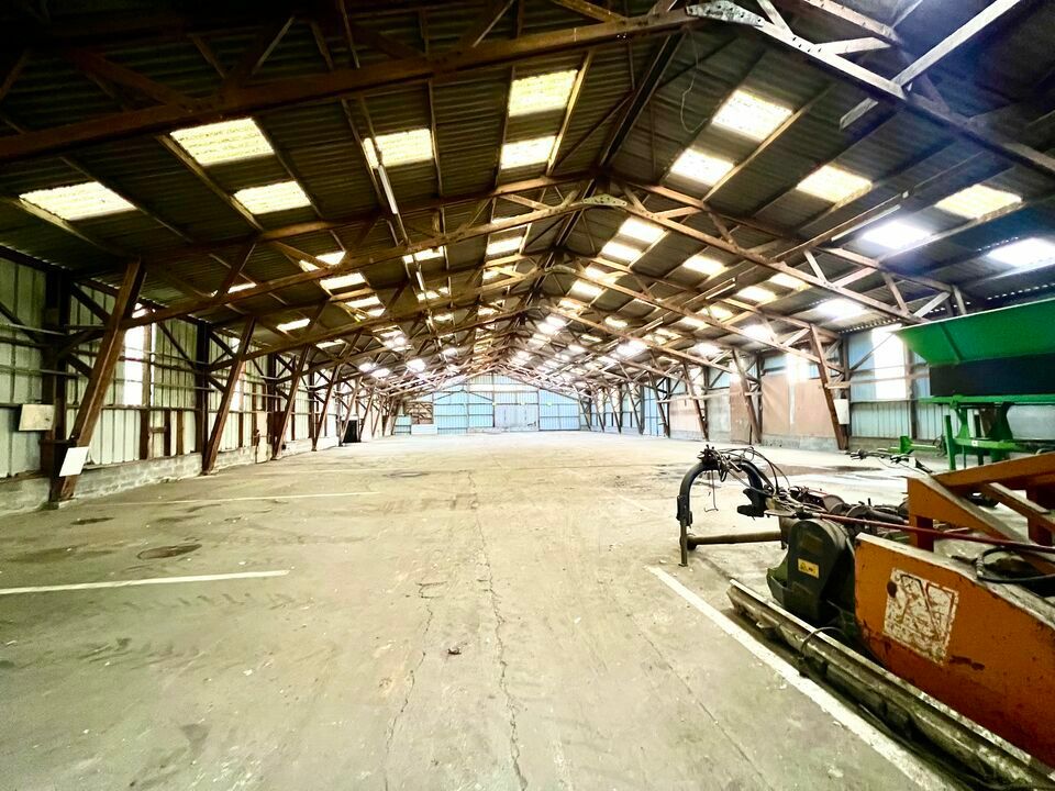 Vente local d''activites 1720 m² non divisibles