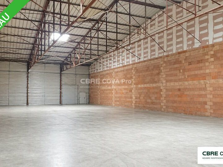 Location local d''activites 600 m² non divisibles