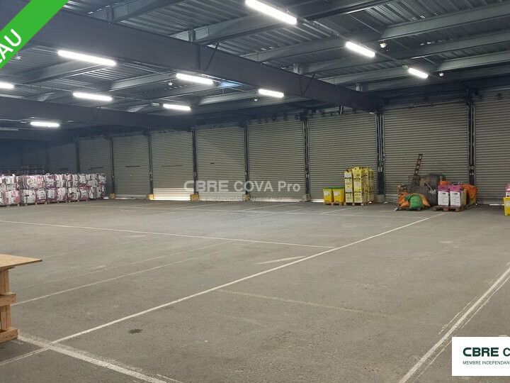 Local d'activités / stockage - 972m² - École Valentin 