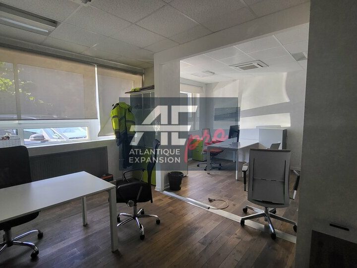 A LOUER BUREAUX AMMENAGES DE 404 M²
