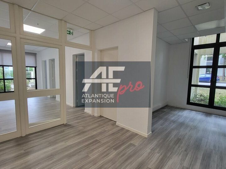Location bureaux 90.46 m² non divisibles