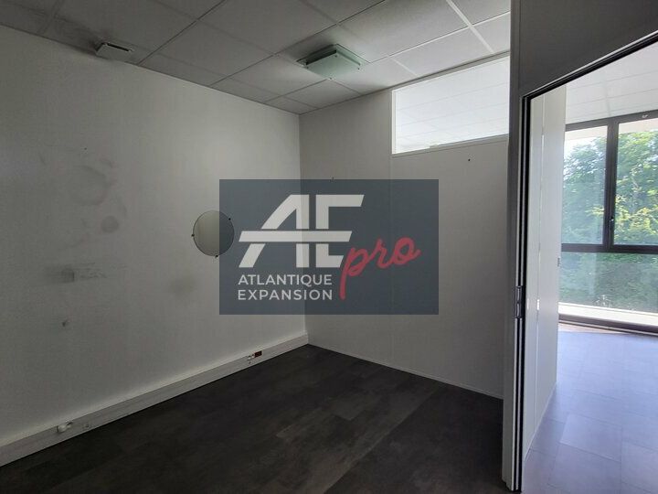 Location bureaux 105 m² non divisibles