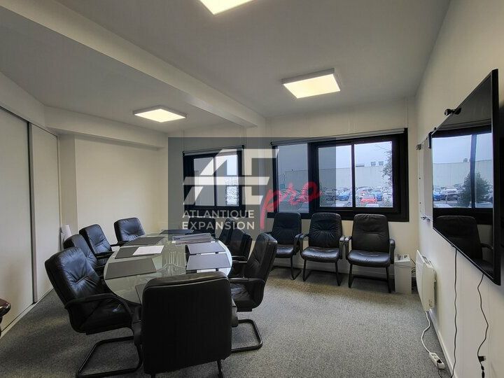 Location bureaux 125.5 m² non divisibles