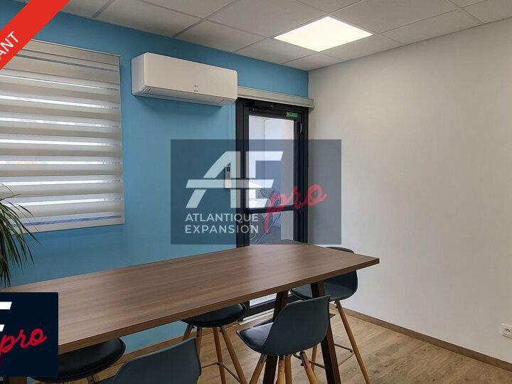 Local Commercial/Services  rénové  avec visibilité commerciale à LOUER par ATLANTIQUE EXPANSION PRO 