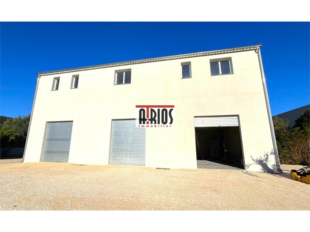 Location entrepôts 178 m² non divisibles