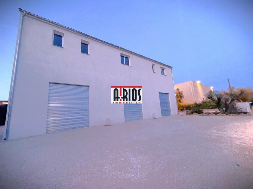 Location entrepôts 178 m² non divisibles