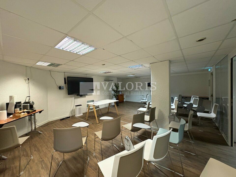 Valoris vous propose à la location une surface de bureaux de 252 m², idéalement située dans le 6ᵉ arrondissement de Lyon, à proximité immédiate du Parc de la Tête d'Or.