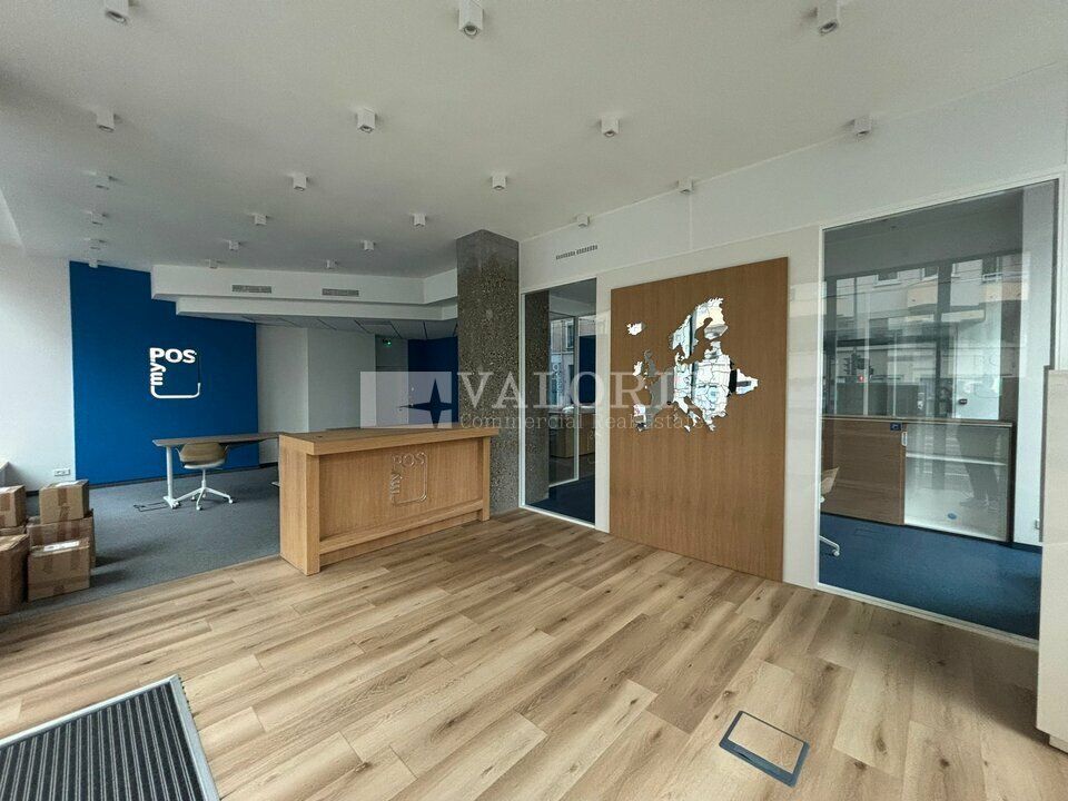Valoris real Estate vous propose à la location un local commercial d'une surface de 193 m² au coeur du 3ème arrondissement de Lyon et à proximité de la Part-Dieu.