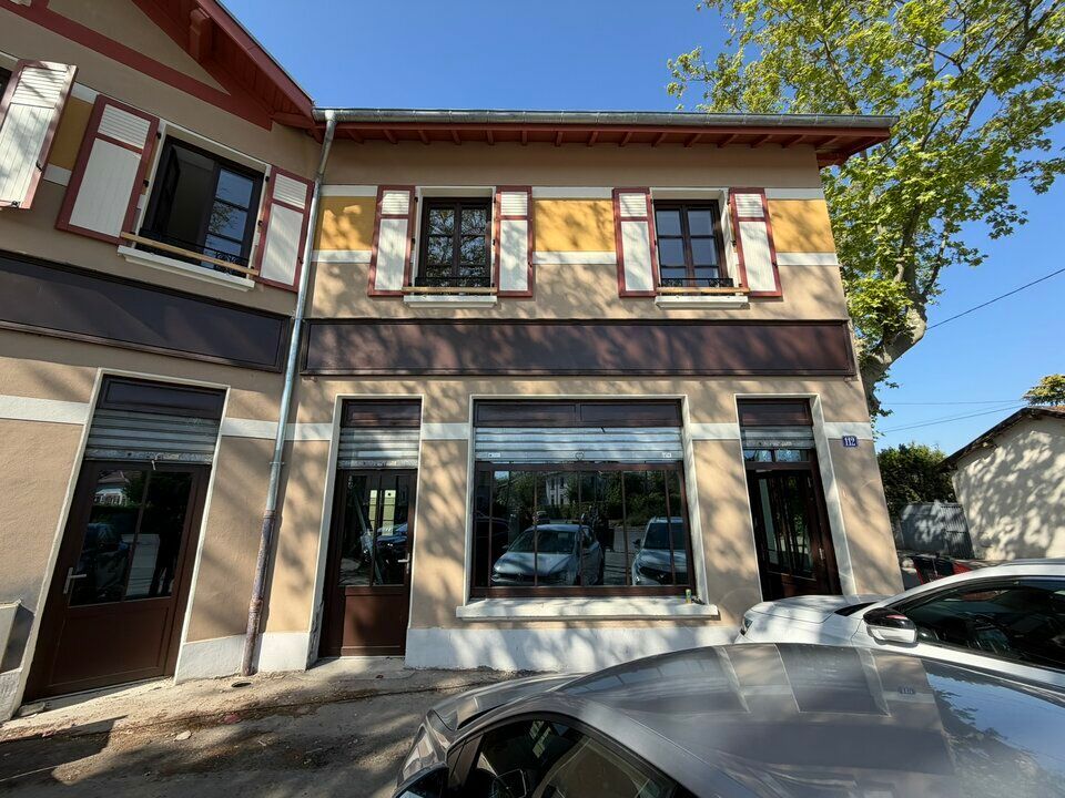 Location local commercial 312 m² divisibles à partir de 86 m²
