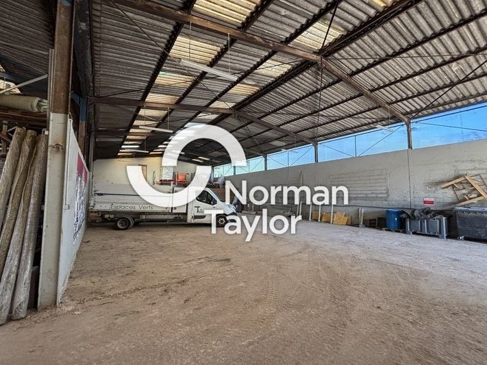 Location local d''activites 1000 m² non divisibles