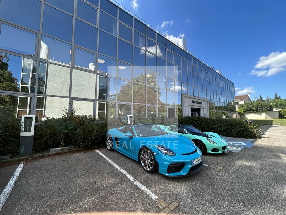 Travaillez dans un cadre verdoyant aux portes de Lyon, avec des bureaux prêts à l'emploi à Tassin-la-Demi-Lune.