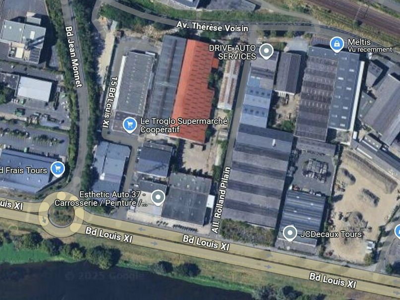 Location local d''activites 2000 m² non divisibles
