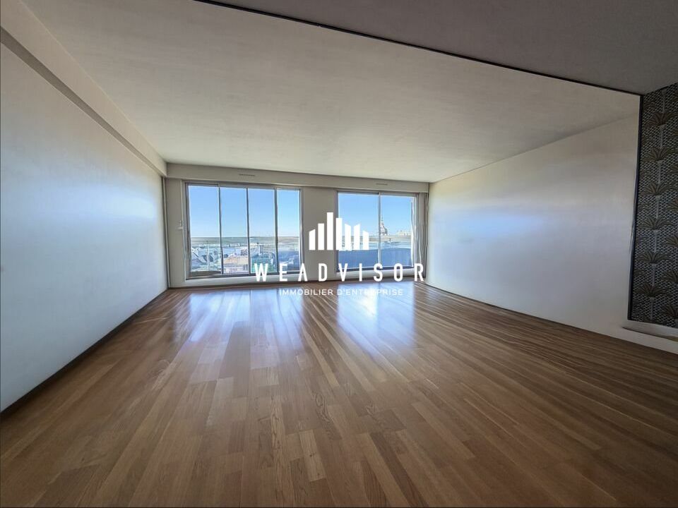 Location bureaux 137.66 m² non divisibles