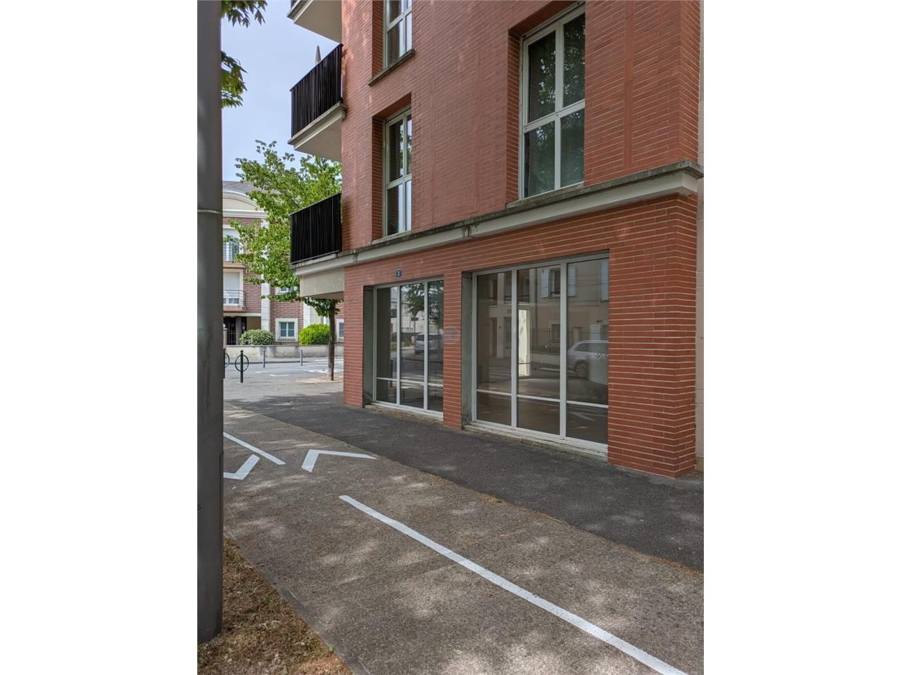 Location local commercial 58 m² à ORLEANS