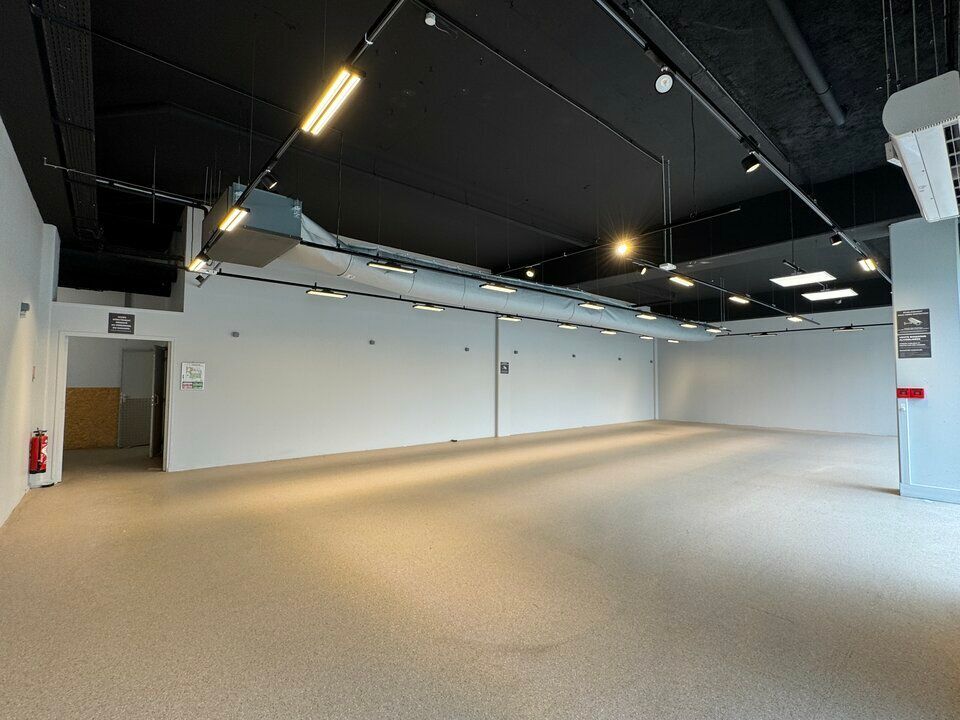 Location local commercial 253.98 m² non divisibles