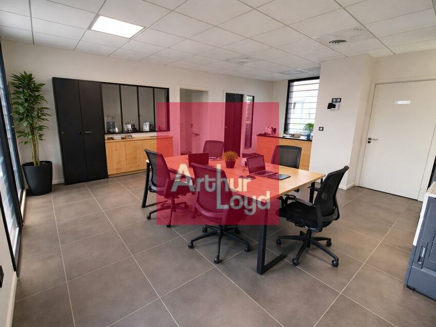 COURNON D'AUVERGNE A LOUER BUREAUX 50M²