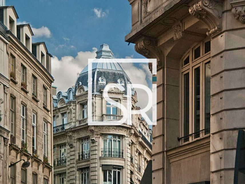 Location local commercial 357.7 m² non divisibles