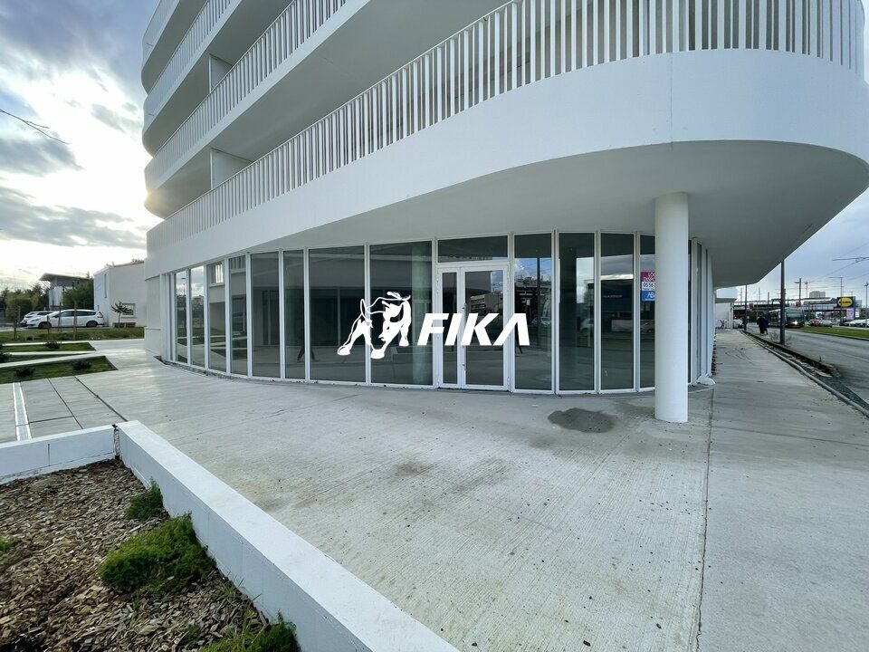 Vente local commercial 326 m² non divisibles
